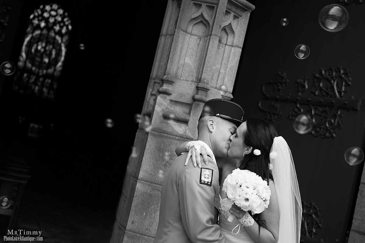 sortie de mairie couple amour mariage guérande