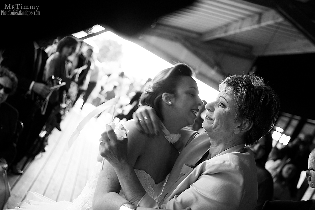 cérémonie laïque salle c est ici saint nazaire mariage reception photographe mrtimmy loire atlantique emotion photo noire et blanc