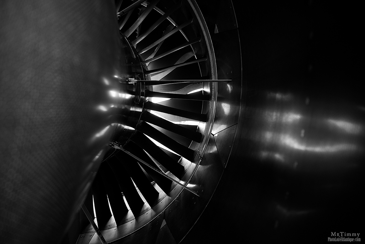 A321_airbus_saint_nazaire_photographe_corporate_entreprise_mrtimmy_reacteur_noir_blanc