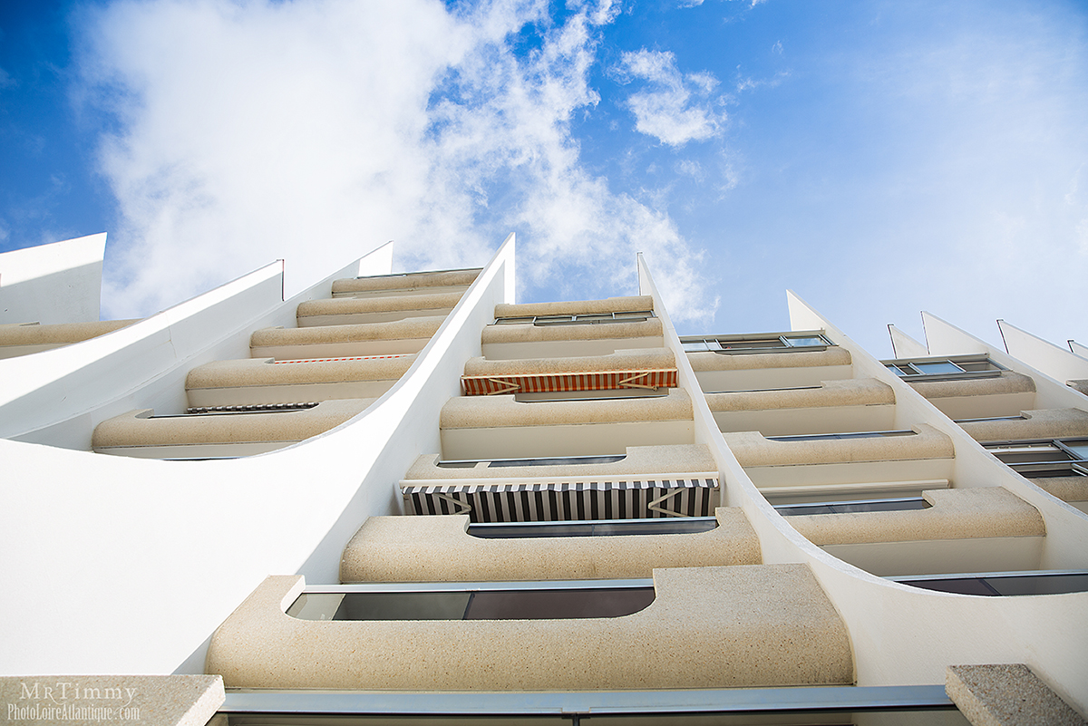 architecture_immeuble_baie_de_la_baule_mrtimmy_photographe_vague_front_de_mer