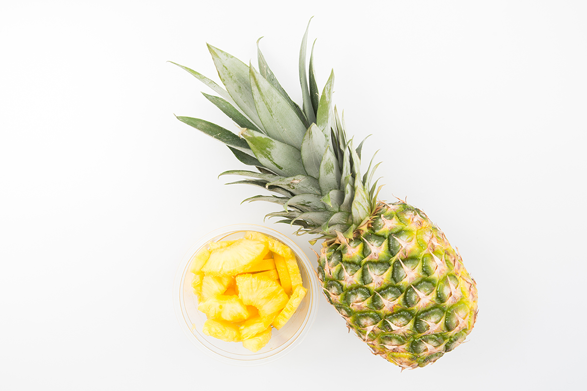 packshot_fond_gris_studio_cage_lumiere_neutre_produit_photo_image_produit_nature_morte_loire_atlantique_photographe_saint_nazaire_nantes_mrtimmy_entreprise_food_nourriture_fruit_annanas