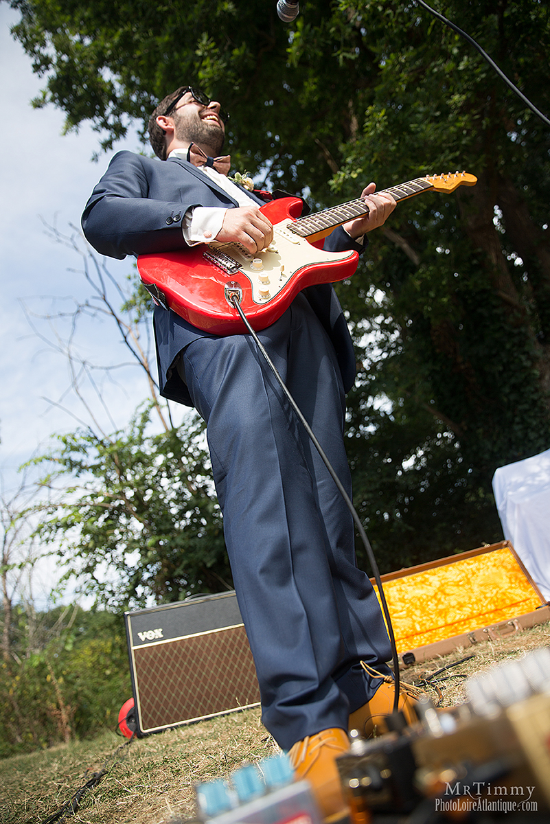 photographe_mariage_professionnel_mrtimmy_saint_nazaire_loire_atlantique_original_wedding_nantes_la_baule_pornichet_pornic_robe_costume_happy_day_fun_crazy_fou_emotion_musicien_guitare