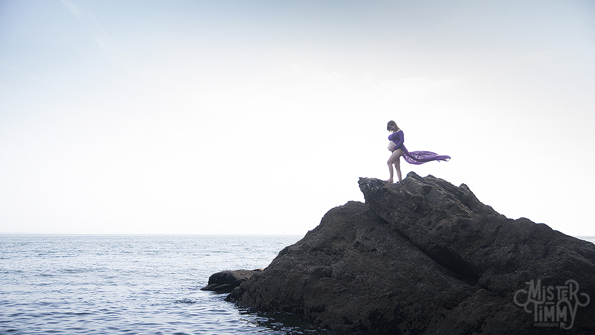 photographe_grossesse_saint_nazaire_pro_mrtimmy_plage_rocher_mer_ocean_atlantique_original_naturel_exterieur_lifestyle