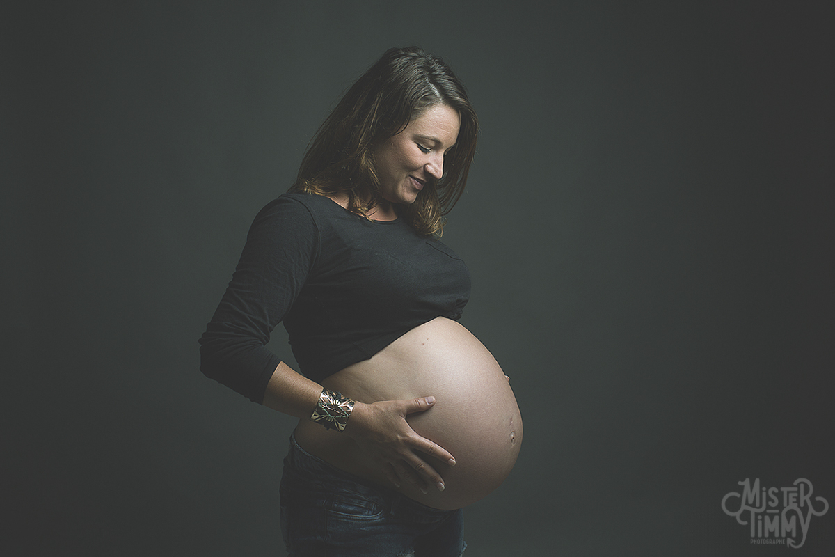 photographe_studio_mrtimmy_ventre_heureux_evenement_simple_original_naturel_sourire_grossesse_maternite_loire_atlantique_la_baule_guerande_saint_brevin_pornic