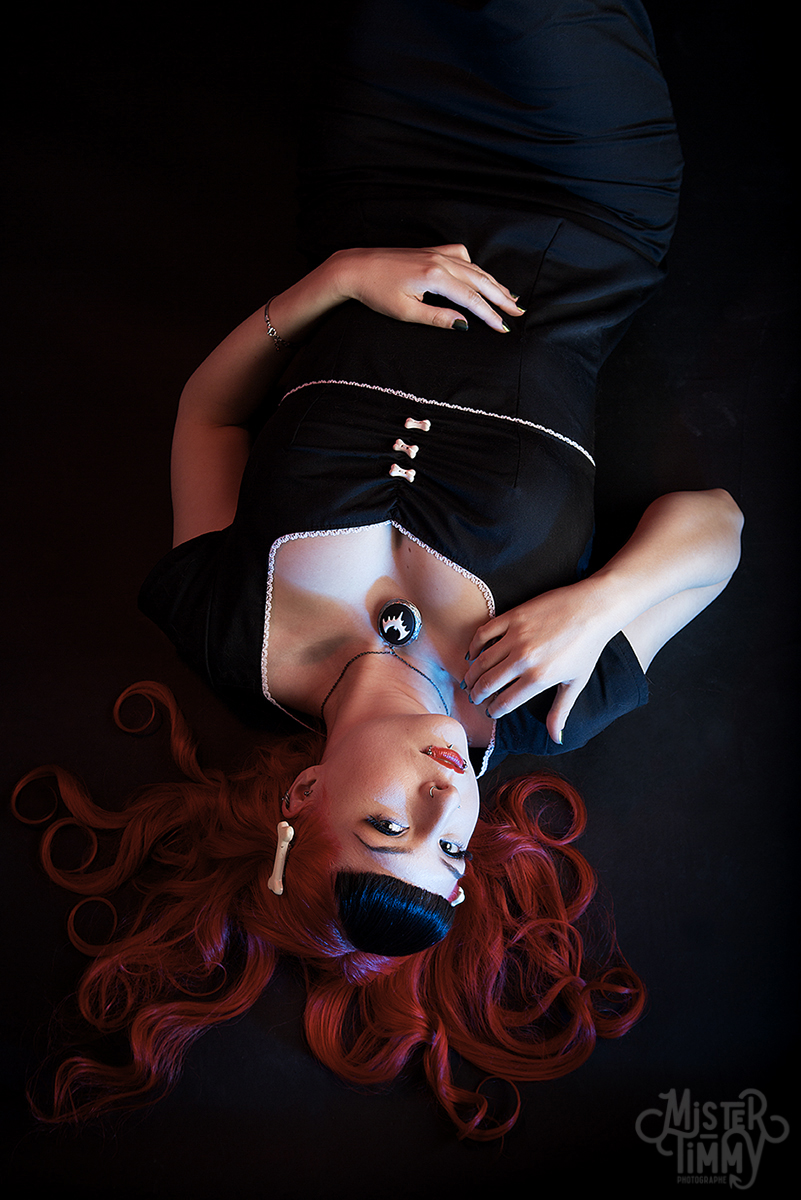 portrait_femme_studio_neo_classique_mrtimmy_simple_naturel_saint_nazaire_loire_atlantique_photographe_professionnel_guerande_la_baule_pornichet__pin_up_goth_red_head