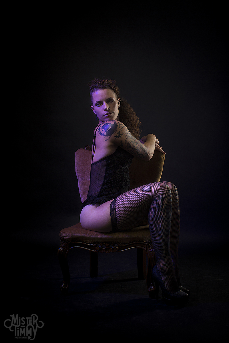 boudoir_lingerie_sensuel_femme_photographie_charme_mrtimmy_photographe_professionnel_saint_nazaire_loire_atlantique_studio_guerande_pornichet_la_baule_corps_sous_vetement_sexy